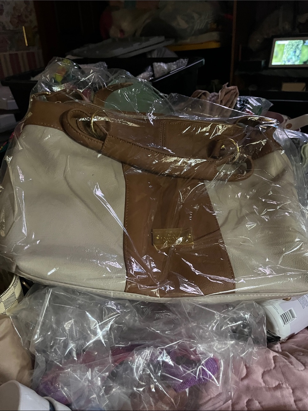 Elegant Cream and Tan Crossbody Bag with Gold PlateJM Newyork